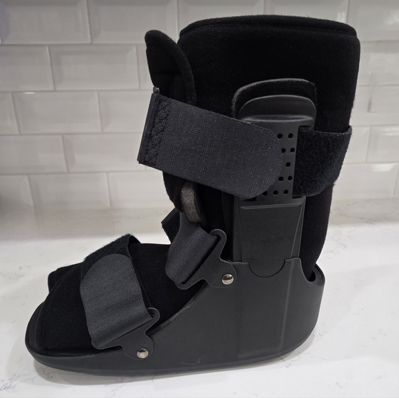 Advanced Orthopaedic Walker Boot Women's Size 8.5 to 11.5 - Picture 4 of 16